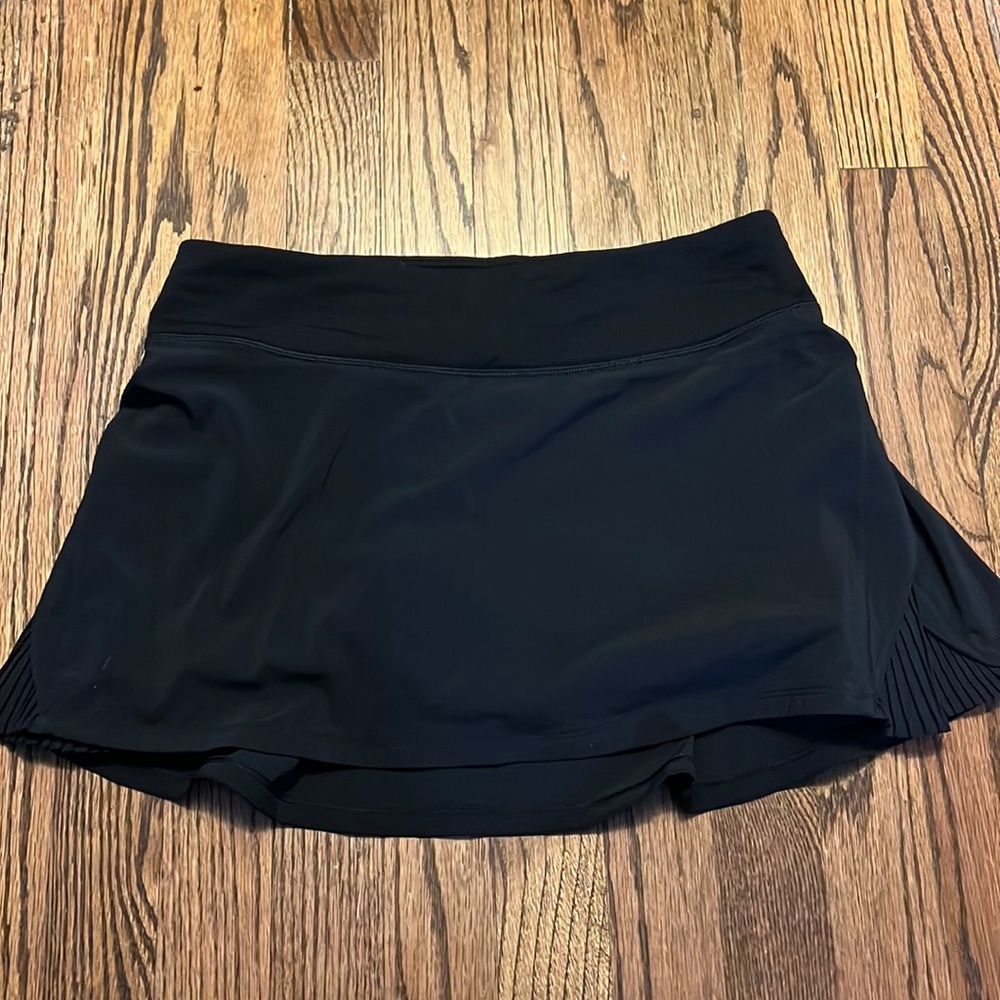 Black lululemon tennis skirt size 4